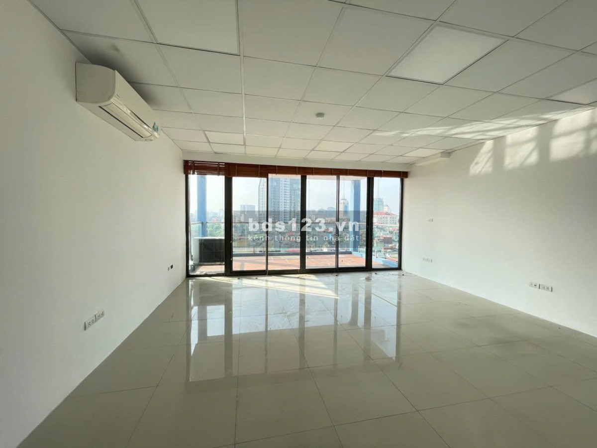 Văn Phòng 135m2 Giá Thuê 31 Triệu/Tháng Mặt Phố Kim Mã, Giảng Võ, Ba Đình. Free 10 Ngày Setup