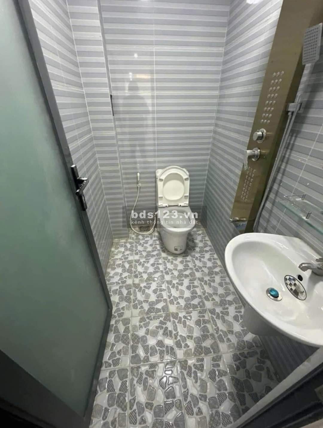 Chủ cần bán gấp căn nhà cấp 4 gần đường Bùi Thanh khiết Bình Chánh