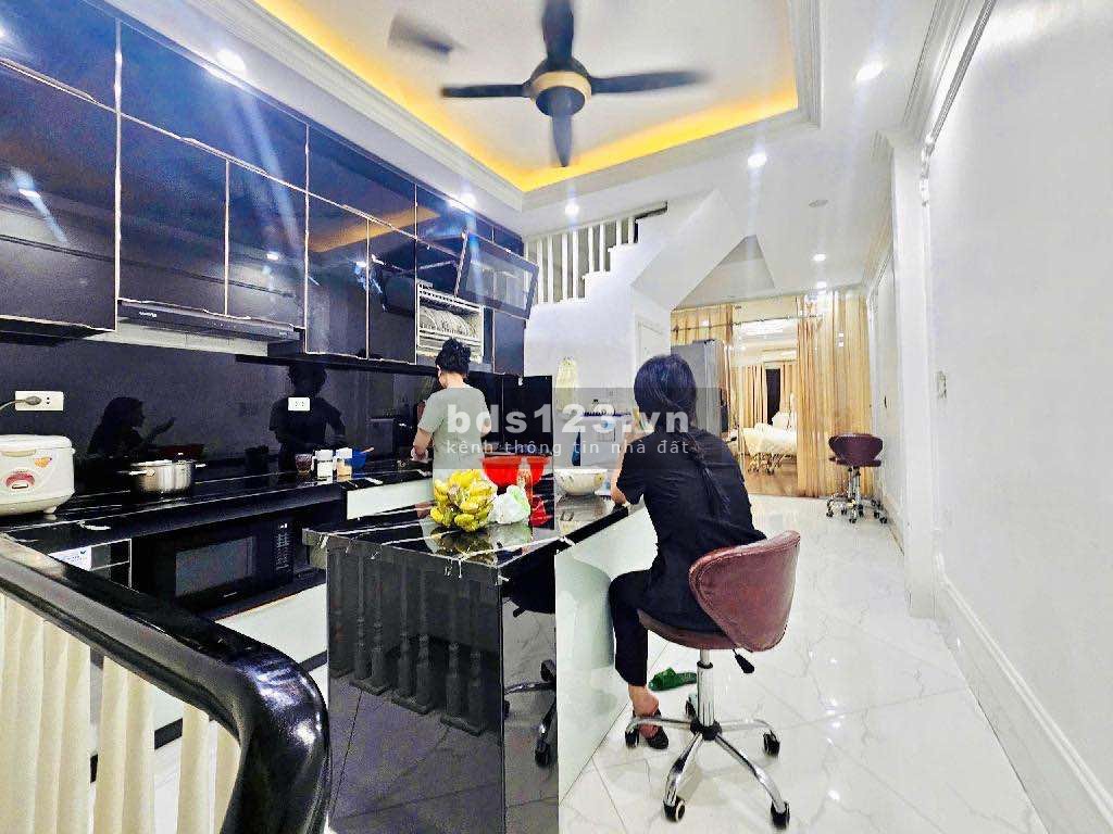 PHÂN LÔ Ô TÔ - KINH DOANH - NGUYỄN AN NINH CẦN BÁN NHÀ - GIÁ 14.5 TỶ SỔ ĐỎ CC