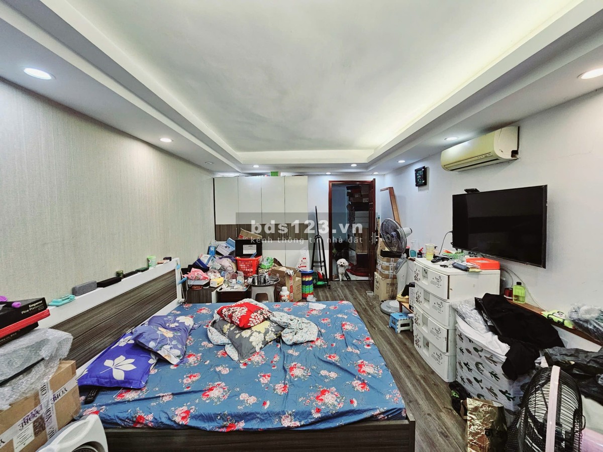 Bán nhà tại 6 tầng tại Thịnh Hào 36m2. Ngõ to oto vào nhà, gần ngã 6 Ô chợ Dừa, Văn Miếu giá 13 tỷ