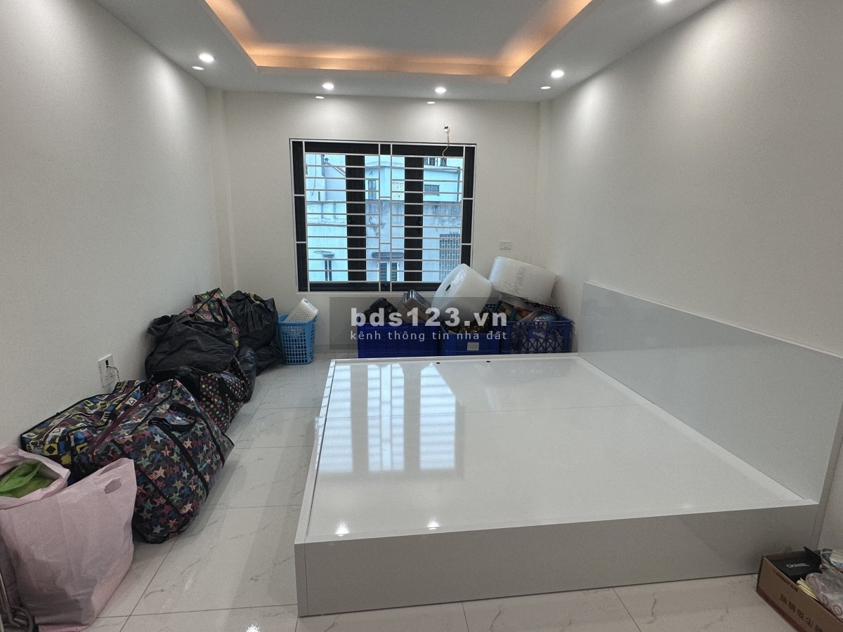 Bán nhà Kim Chung, Hoài Đức 30m2. Xây dựng 5 tầng full nội thất. Cách 130m đến chợ Lai Xá