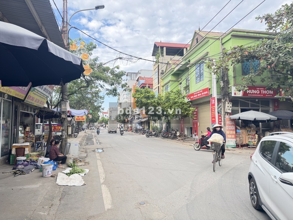 BÁN ĐẤT ĐƯỜNG THÔNG Ô TÔ TRÁNH, ĐẤT VUÔNG VẮN SẠCH ĐẸP, GẦN CHỢ, TRƯỜNG HỌC TẠI BẮC HỒNG ĐÔNG ANH