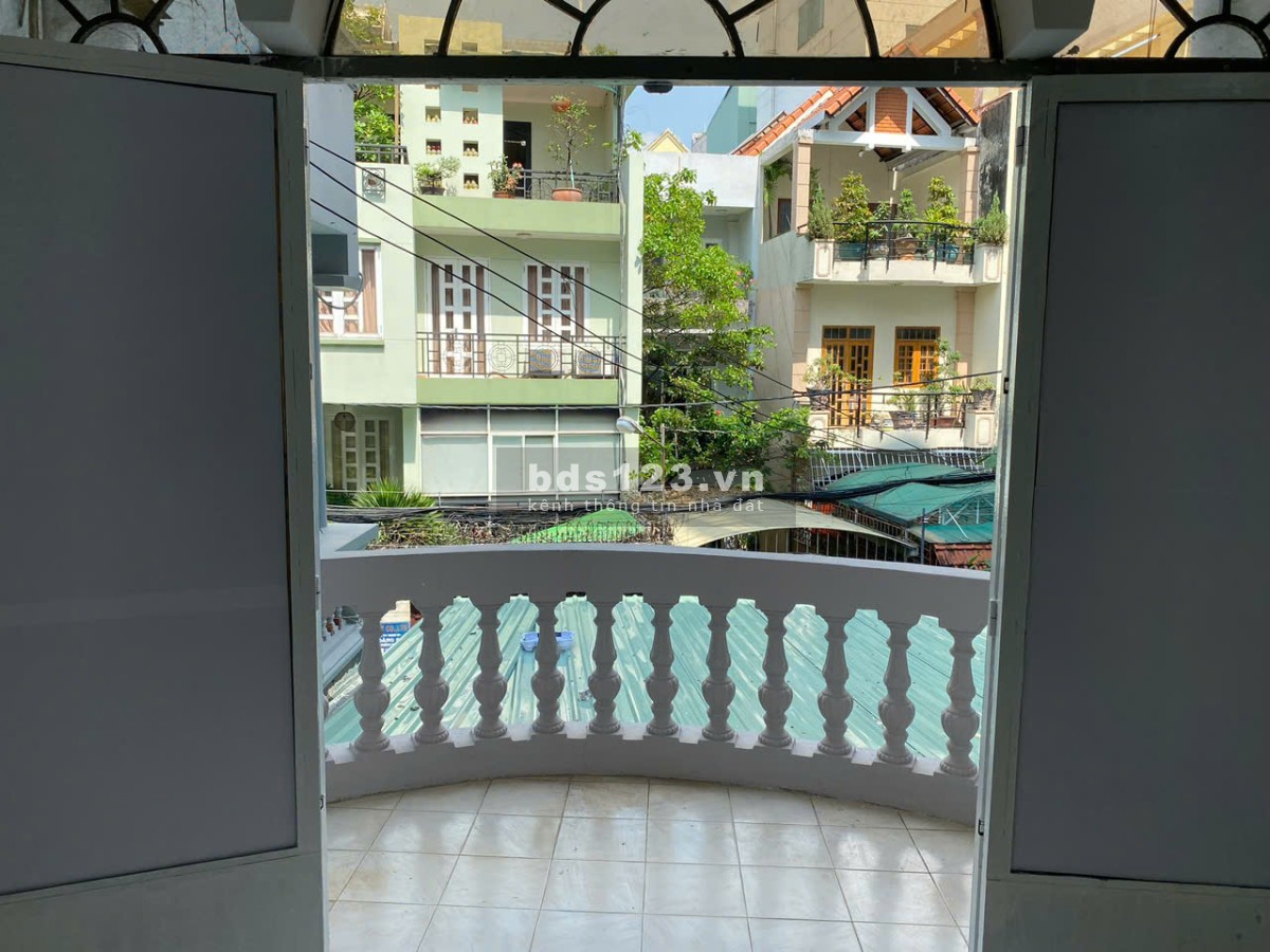 Phòng rộng siêu đẹp có Ban Công 21/1 Trường Sơn, P. 4, Q. Tân Bình DT: 30m2 (Gần Sân Bay)