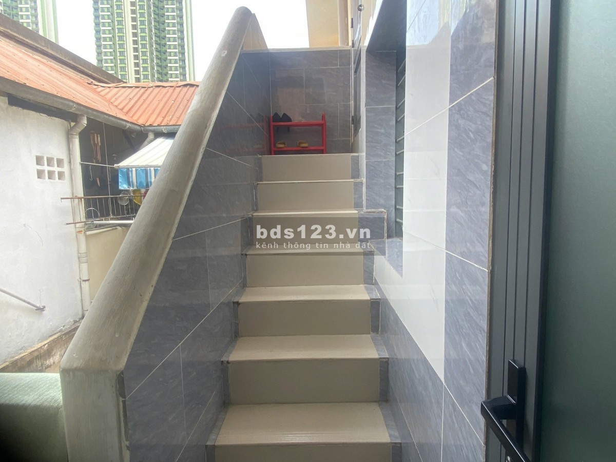 Bán gấp căn 1 trệt 1 lửng MT Nguyễn Trãi Quận 5 80m2 chỉ 2.6tỷ