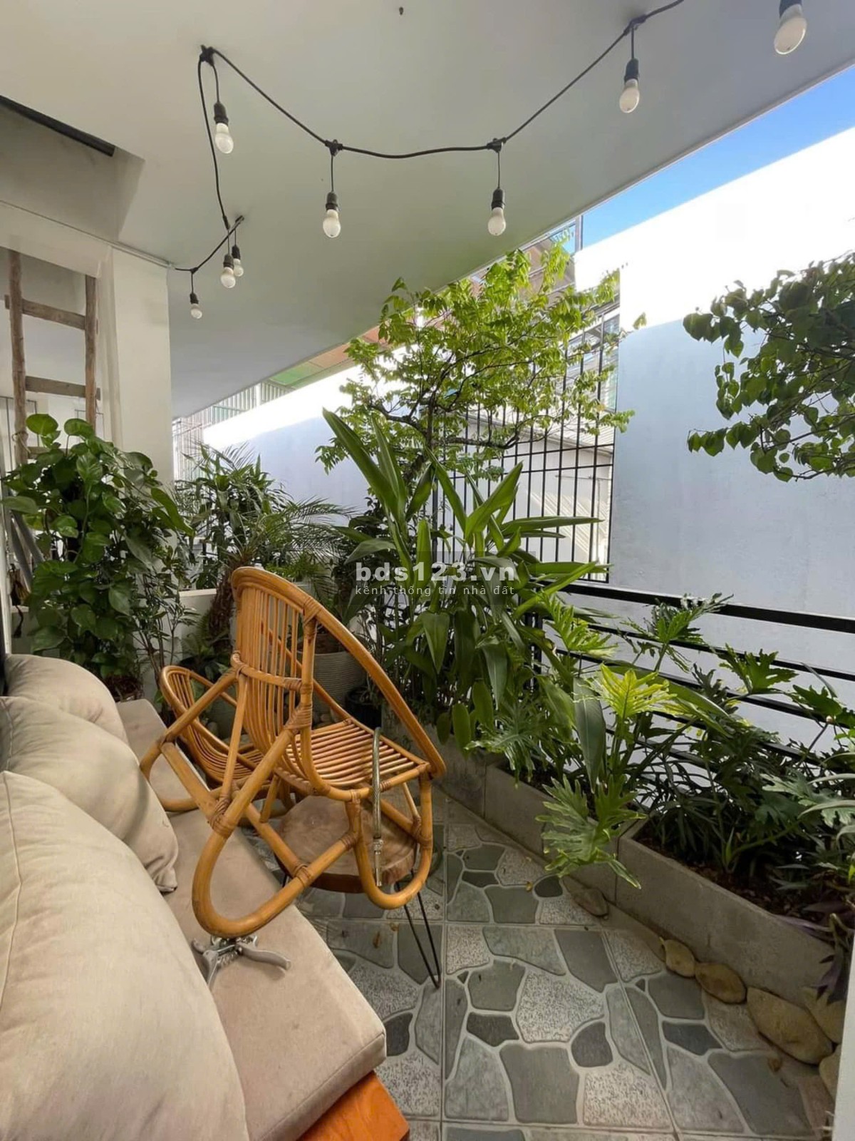 Bán nhà phố MINH KHAI 34m2, 5 tầng, Nhà Mới, Nở Hậu, Full Nội Thất, Ngõ Ba Gác, 20M Ra Ô Tô Tránh.
