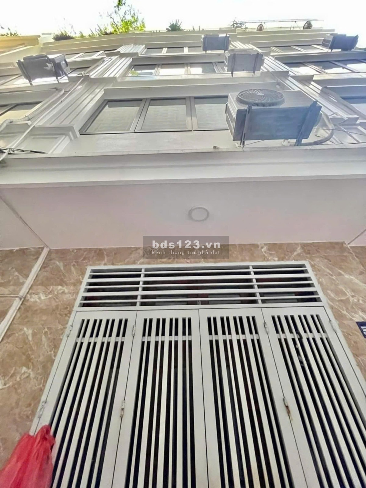 Bán nhà phố MINH KHAI 34m2, 5 tầng, Nhà Mới, Nở Hậu, Full Nội Thất, Ngõ Ba Gác, 20M Ra Ô Tô Tránh.