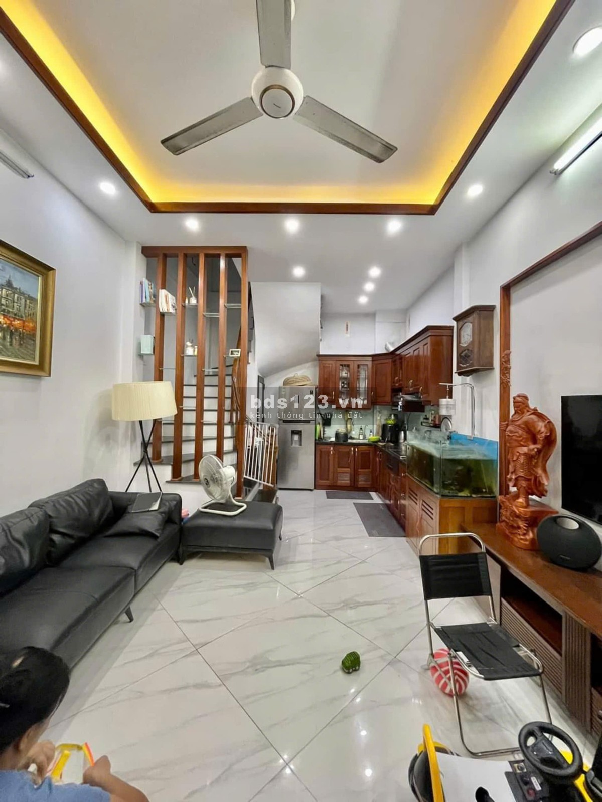 Bán nhà phố MINH KHAI 34m2, 5 tầng, Nhà Mới, Nở Hậu, Full Nội Thất, Ngõ Ba Gác, 20M Ra Ô Tô Tránh.