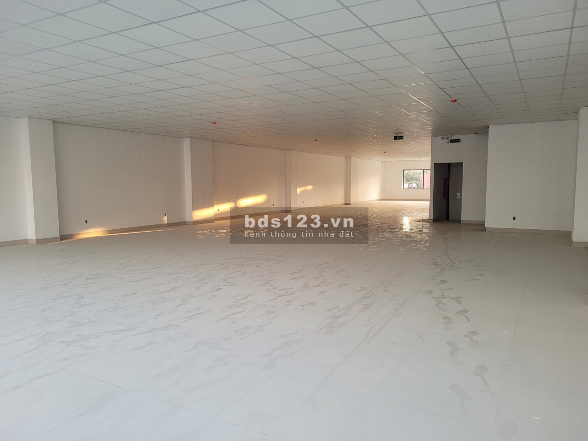 Cho thuê văn phòng 7-9 Đường Nguyễn Du, Phường Nguyễn Du, Nam Định, Nam Định, diện tích: 470m2.