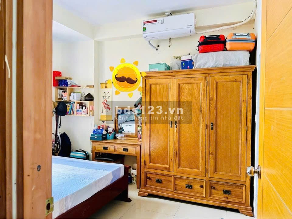 Chung cư Trương Quyền, Phường 6, Quận 3: 90m2, 2p ngủ, 1wc, 12tr