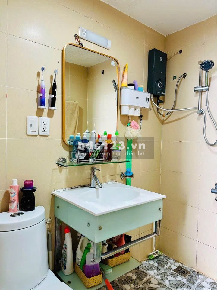 Chung cư Trương Quyền, Phường 6, Quận 3: 90m2, 2p ngủ, 1wc, 12tr