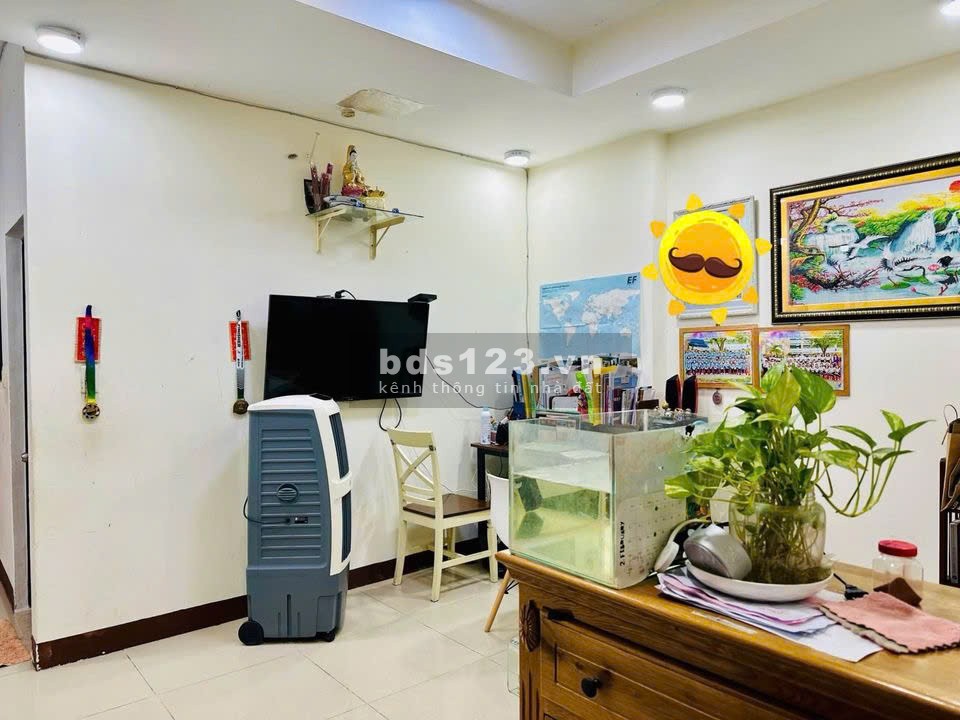 Chung cư Trương Quyền, Phường 6, Quận 3: 90m2, 2p ngủ, 1wc, 12tr