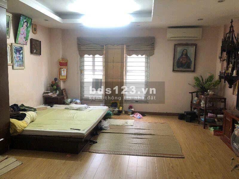 Nhà mặt ngõ Cầu Giấy - 55m - Ôtô ngủ trong nhà - lô góc 4 Tầng - 9 Tỉ