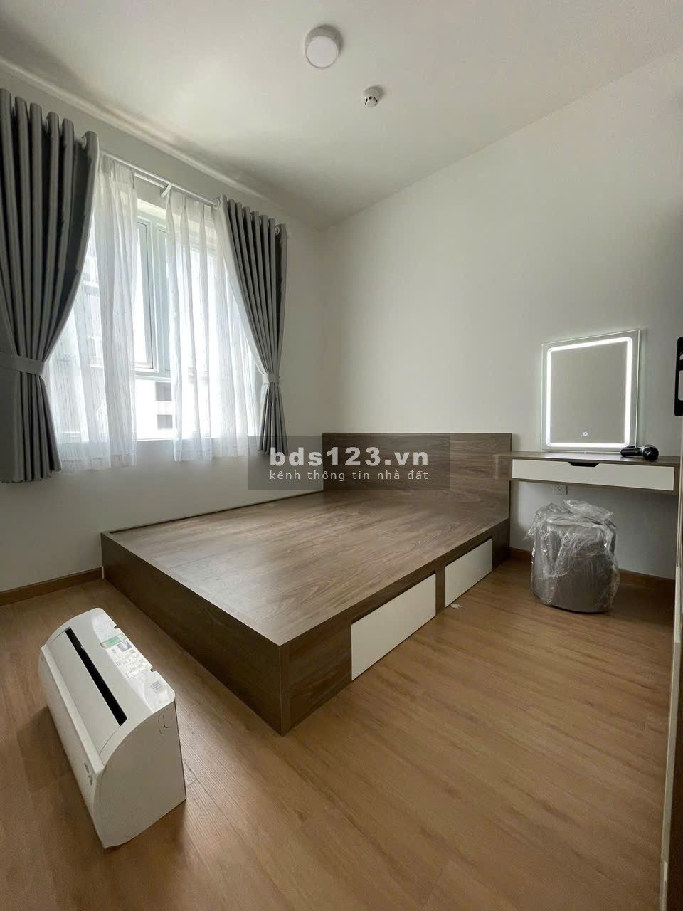 Cho thuê chung cư Hồ Hảo Hớn, Q1: 82m2. 2P Ngủ, 2WC 13tr/th
