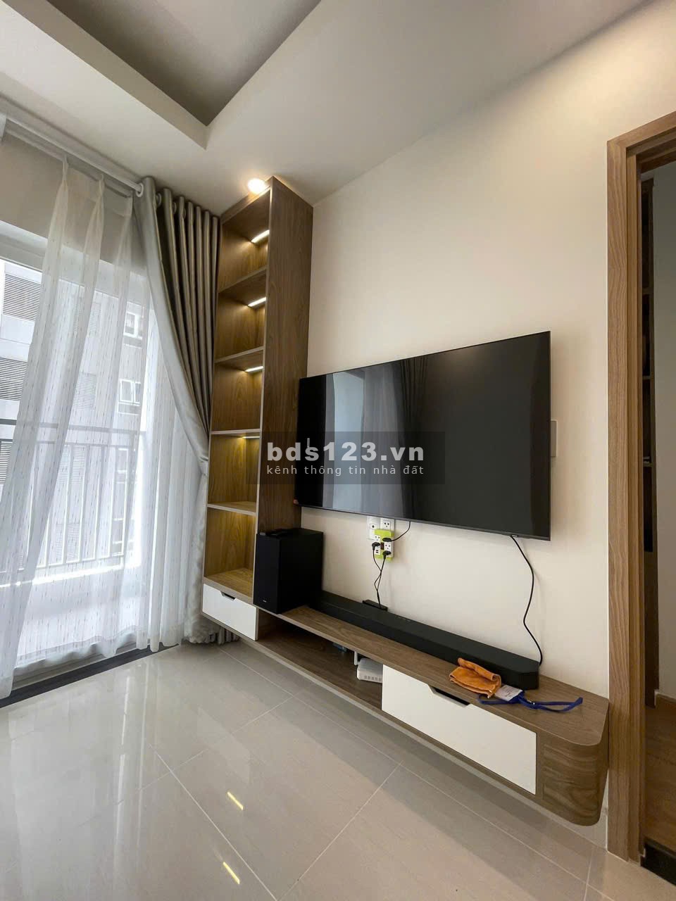 Cho thuê chung cư Hồ Hảo Hớn, Q1: 82m2. 2P Ngủ, 2WC 13tr/th