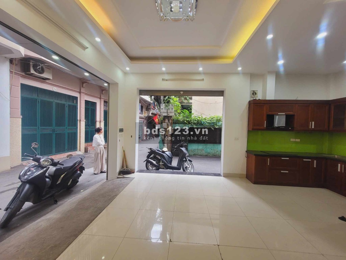 BÁN NHÀ QUẬN THANH XUÂN, PHỐ VƯƠNG THỪA VŨ, LÔ GÓC MỞ HẲN 2 CỬA. ĐẸP NHƯ HOA HẬU LUÔN