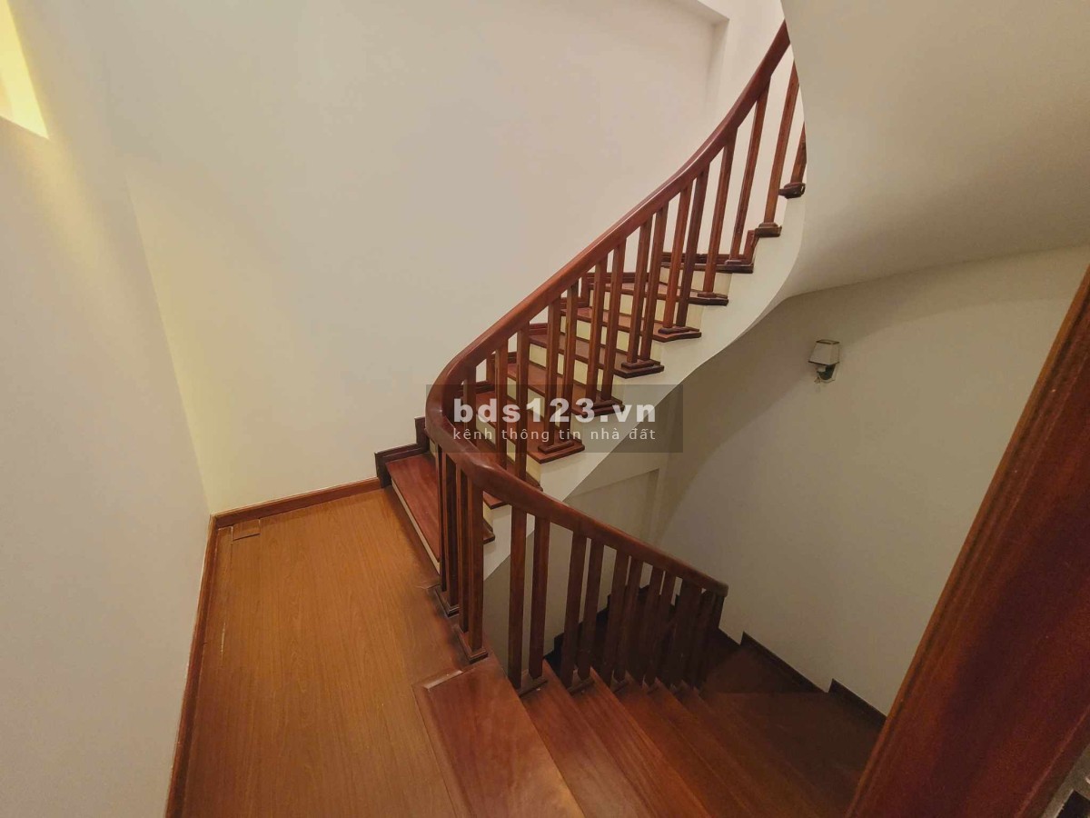 BÁN NHÀ QUẬN THANH XUÂN, PHỐ VƯƠNG THỪA VŨ, LÔ GÓC MỞ HẲN 2 CỬA. ĐẸP NHƯ HOA HẬU LUÔN