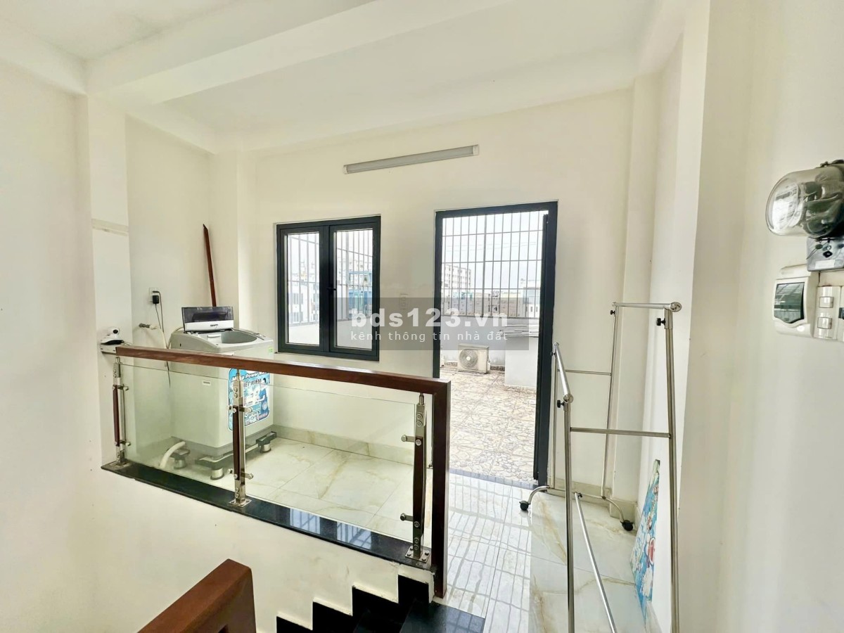 Cho thuê phòng trọ bancon tầng 3 có 1 phòng ngủ 1 bếp riêng biệt Phạm Văn Chiêu p14 Gò Vấp