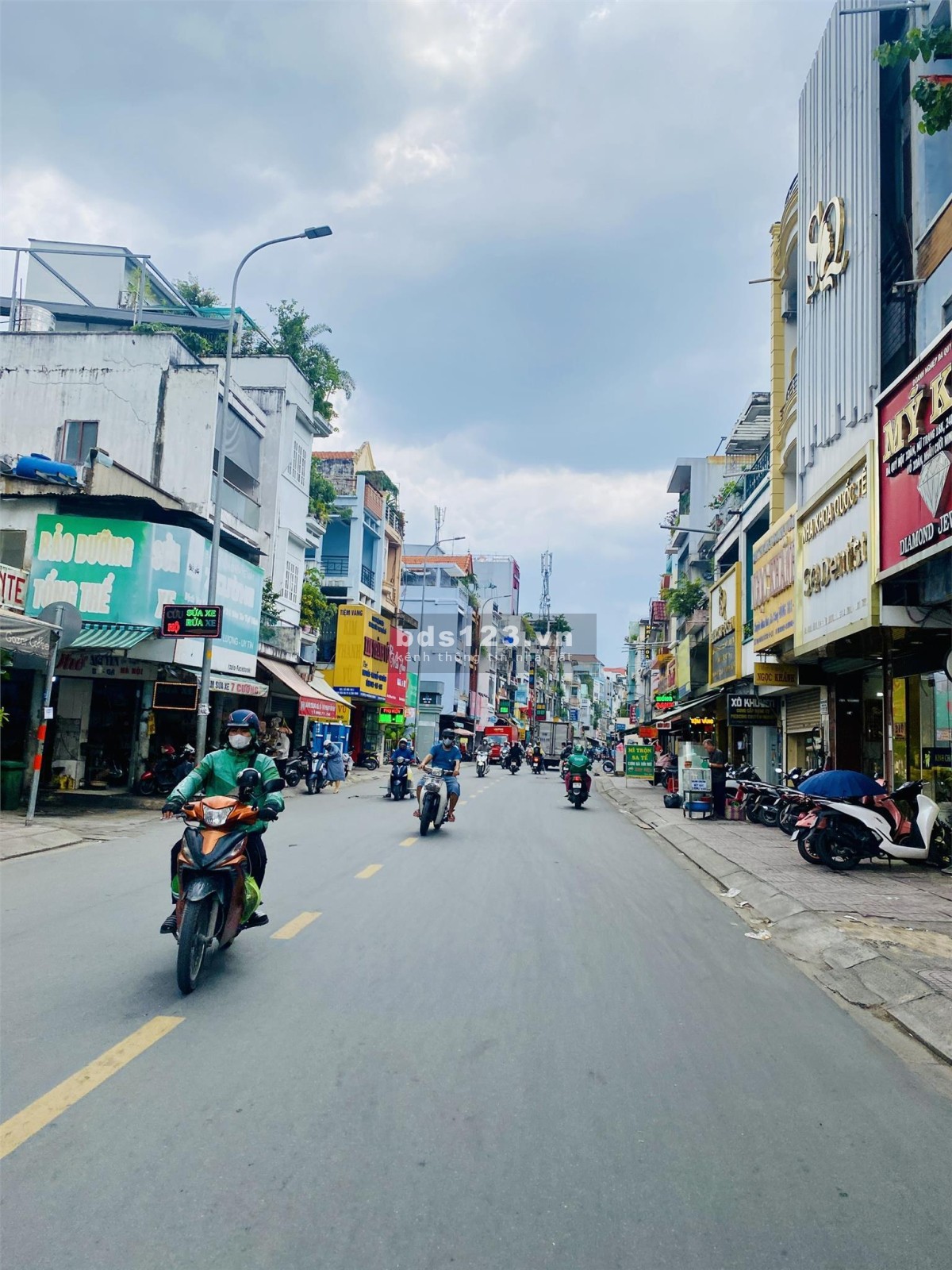 Bán nhà phường 5 Tân Bình, HXH Phạm Văn hai (6*18) - 80 triệu/m2