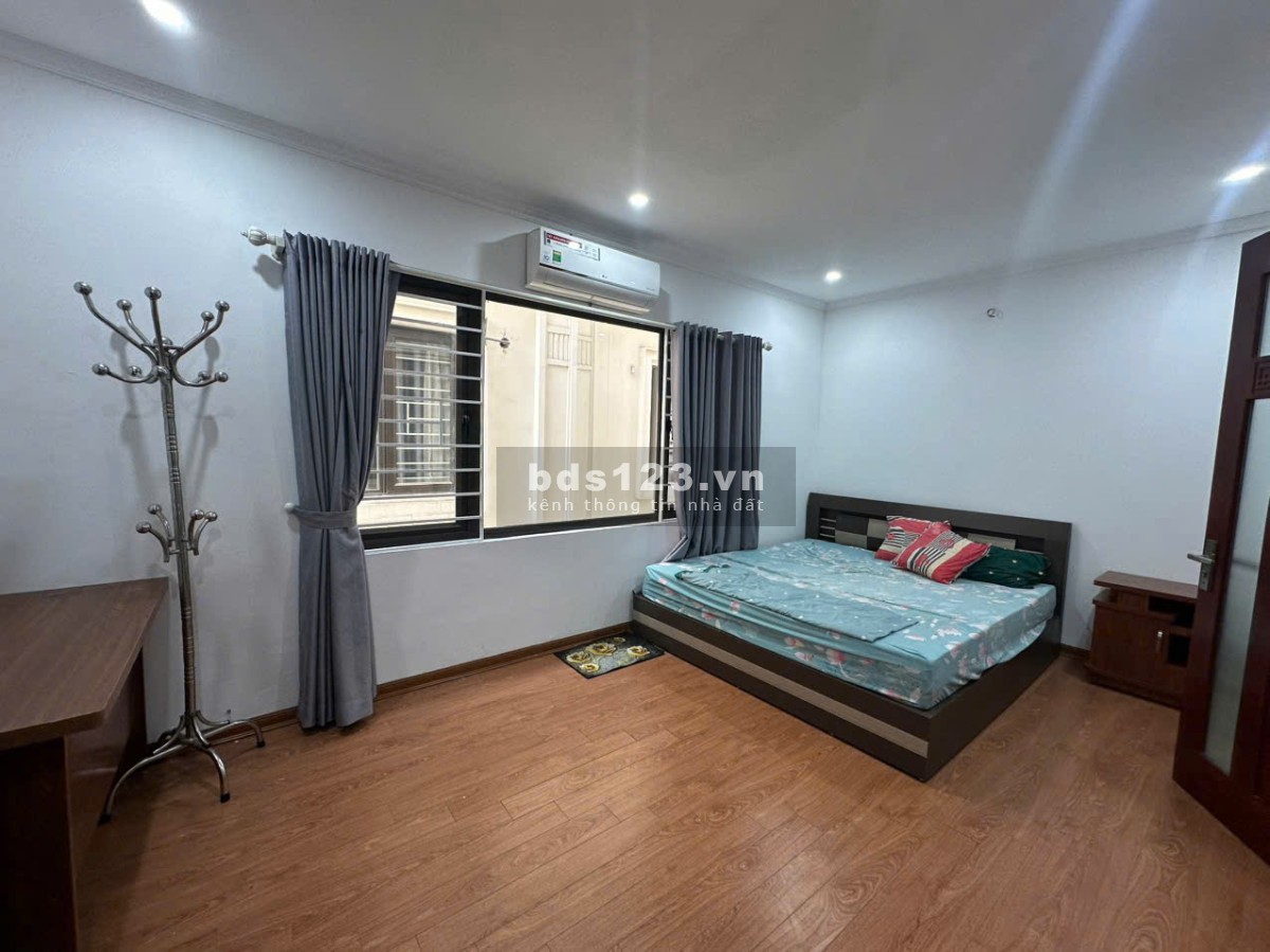 BÁN NHÀ BỒ ĐỀ - LONG BIÊN. 32m2, 5 tầng, 6,3 tỷ (Có thương lượng)