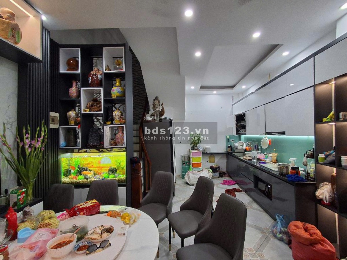 NHÀ ĐẸP HOÀNG MAI - Ô TÔ ĐỖ CỔNG 42M2 - CHỈ 5,7 TỶ
