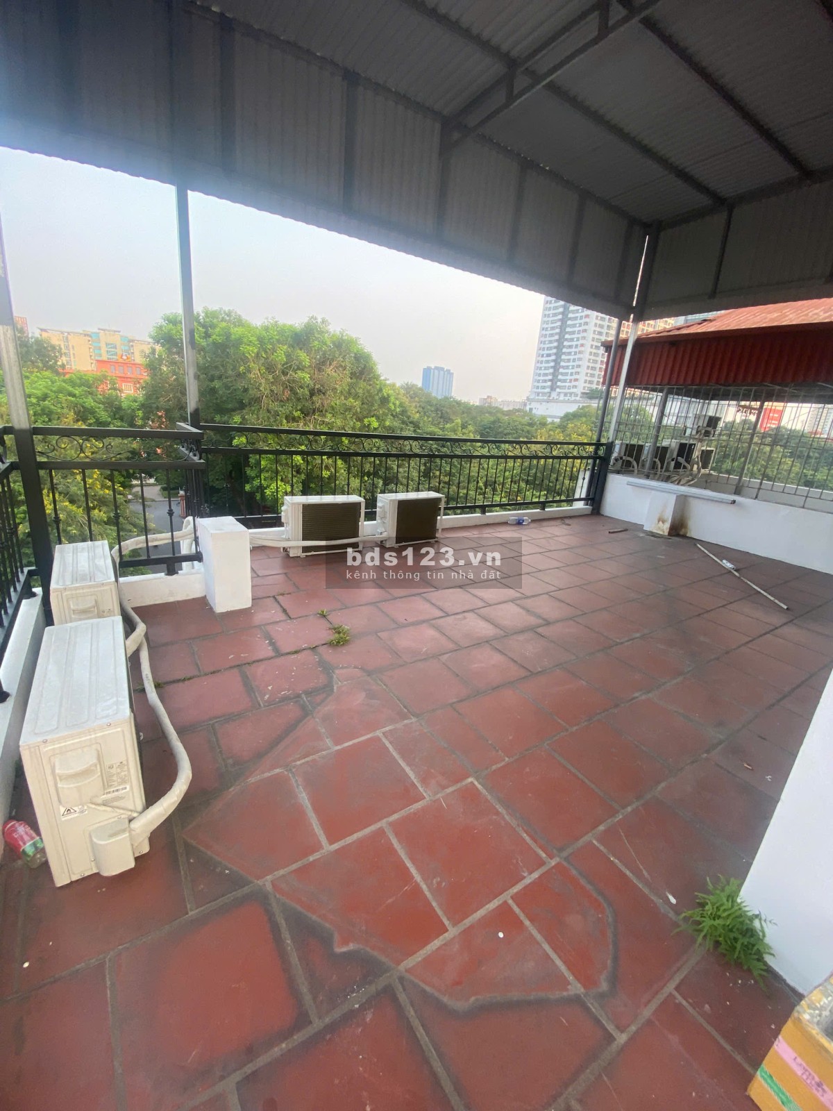 Nhà 2 mặt tiền, nhà 6 tầng mặt phố Tây Sơn, có thang máy, diện tích mỗi sàn 45m2, giá 55tr/tháng