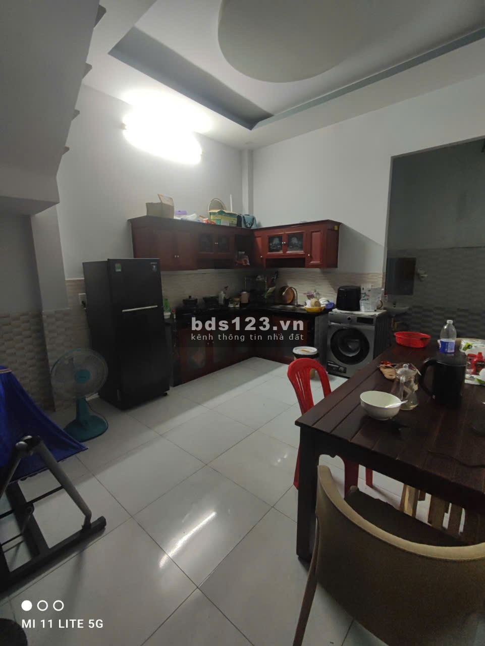 Tìm người ở ghép nhà nguyên căn 60m2, điện nước giá nhà nước, có sẵn máy lạnh, tủ lạnh, máy giặt