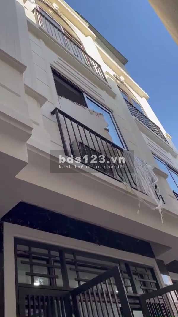 Bán nhà 3 tầng ở thị trấn Chúc Sơn, Chương Mỹ, Hà Nội. Giá 2,x tỷ