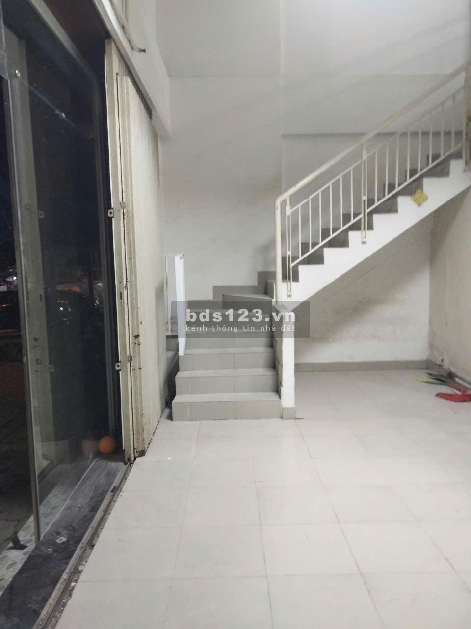 Bán shophouse Bình Tân Ehome 3 - 4 tỷ -96m2 - 1 trệt 1 lầu dòng tiền 12 triệu /tháng, sổ hồng riêng