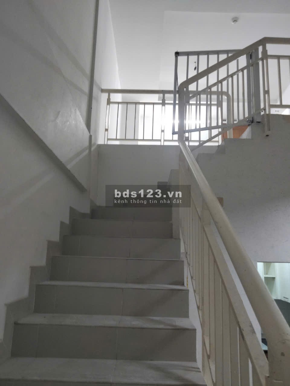 Bán shophouse Bình Tân Ehome 3 - 4 tỷ -96m2 - 1 trệt 1 lầu dòng tiền 12 triệu /tháng, sổ hồng riêng