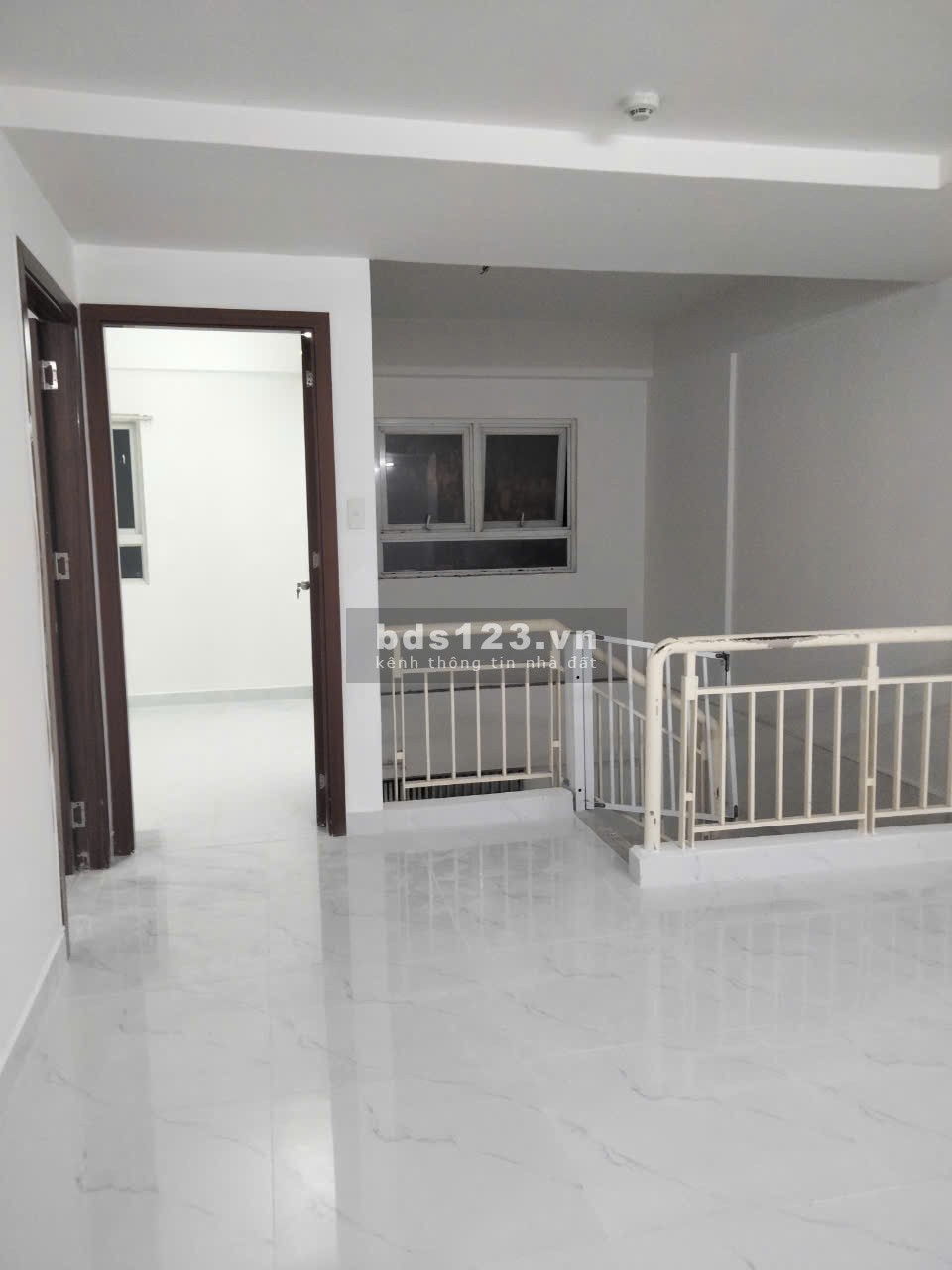 Bán shophouse Bình Tân Ehome 3 - 4 tỷ -96m2 - 1 trệt 1 lầu dòng tiền 12 triệu /tháng, sổ hồng riêng