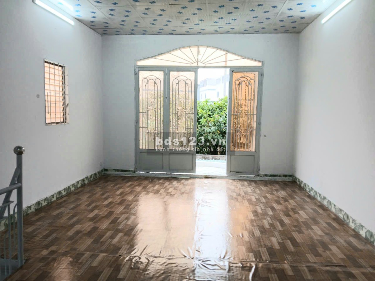 Cho thuê Nhà Mặt Tiền nguyên căn 114m2