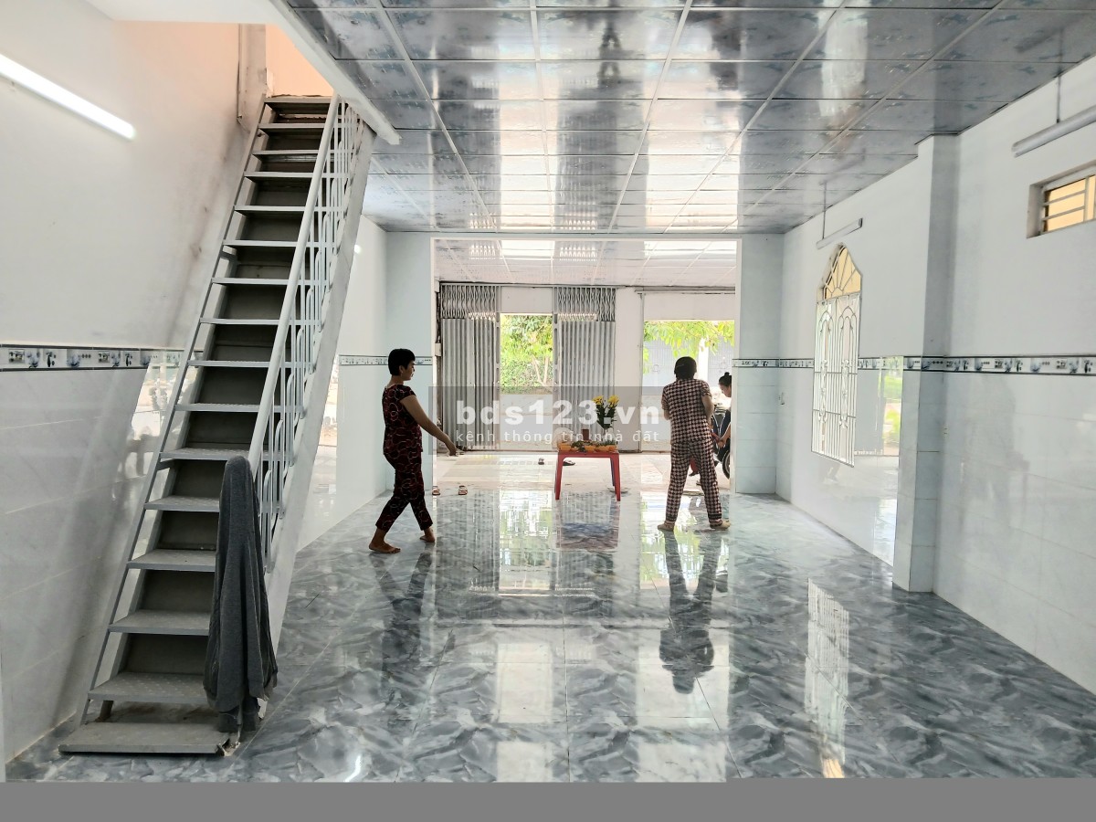 Cho thuê Nhà Mặt Tiền nguyên căn 114m2