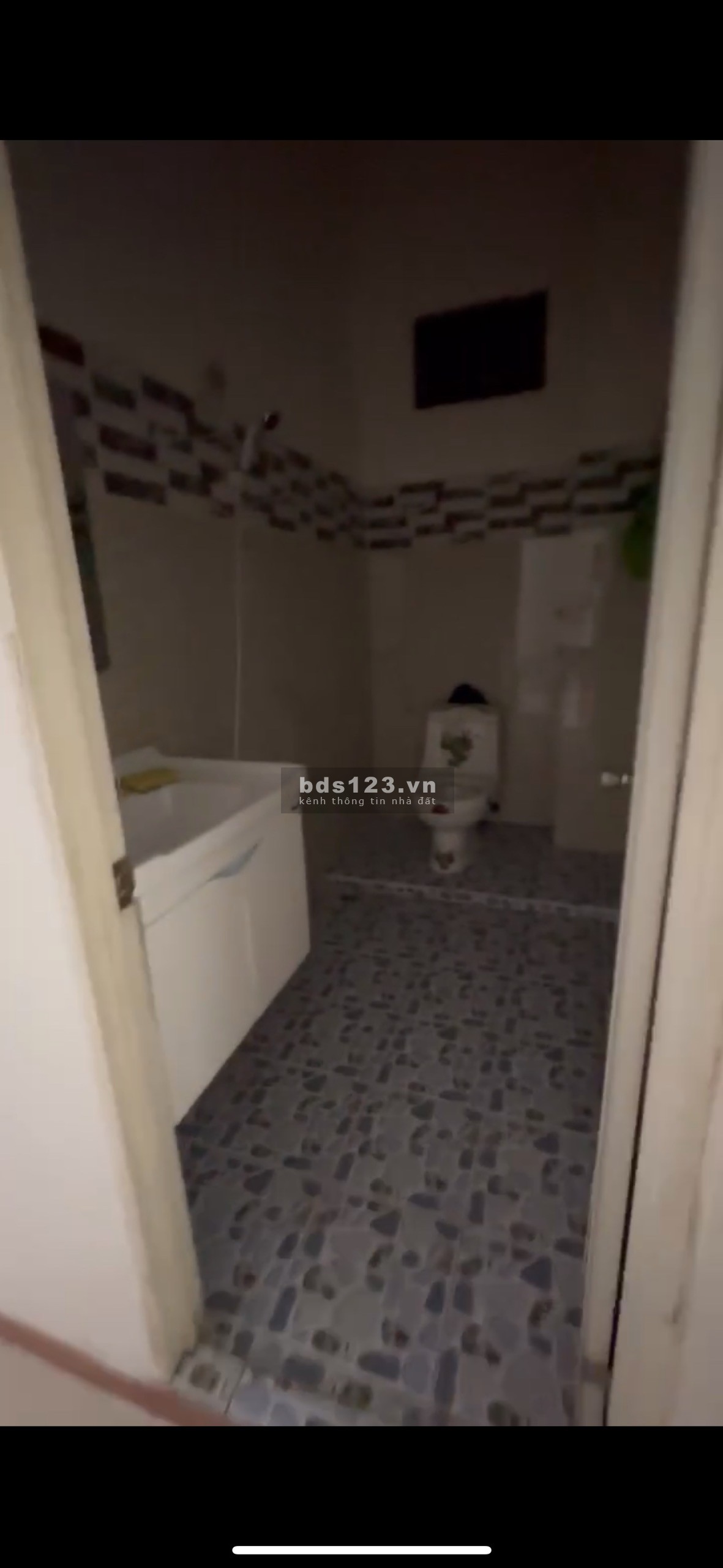 Cần cho thuê nhà nguyên căn 389 Tô Hiến Thành P.14, Q.10 DT: 4x25. Trệt, 4 lầu + ST , 6PN, 7 WC.