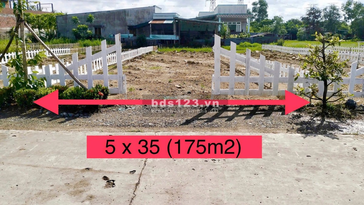 Bán gấp lô đất ngộp 800tr 2 mặt tiền đối diện KDC Xuyên Á