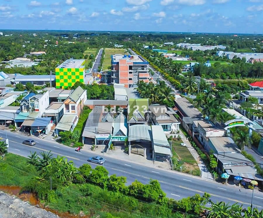 Đức Hòa New City với trung tâm thương mại và các tiện ích nội khu đã hoàn thiện 100%.