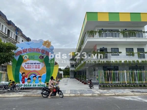 Đức Hòa New City với trung tâm thương mại và các tiện ích nội khu đã hoàn thiện 100%.