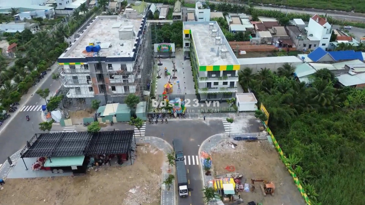 Đức Hòa New City với trung tâm thương mại và các tiện ích nội khu đã hoàn thiện 100%.