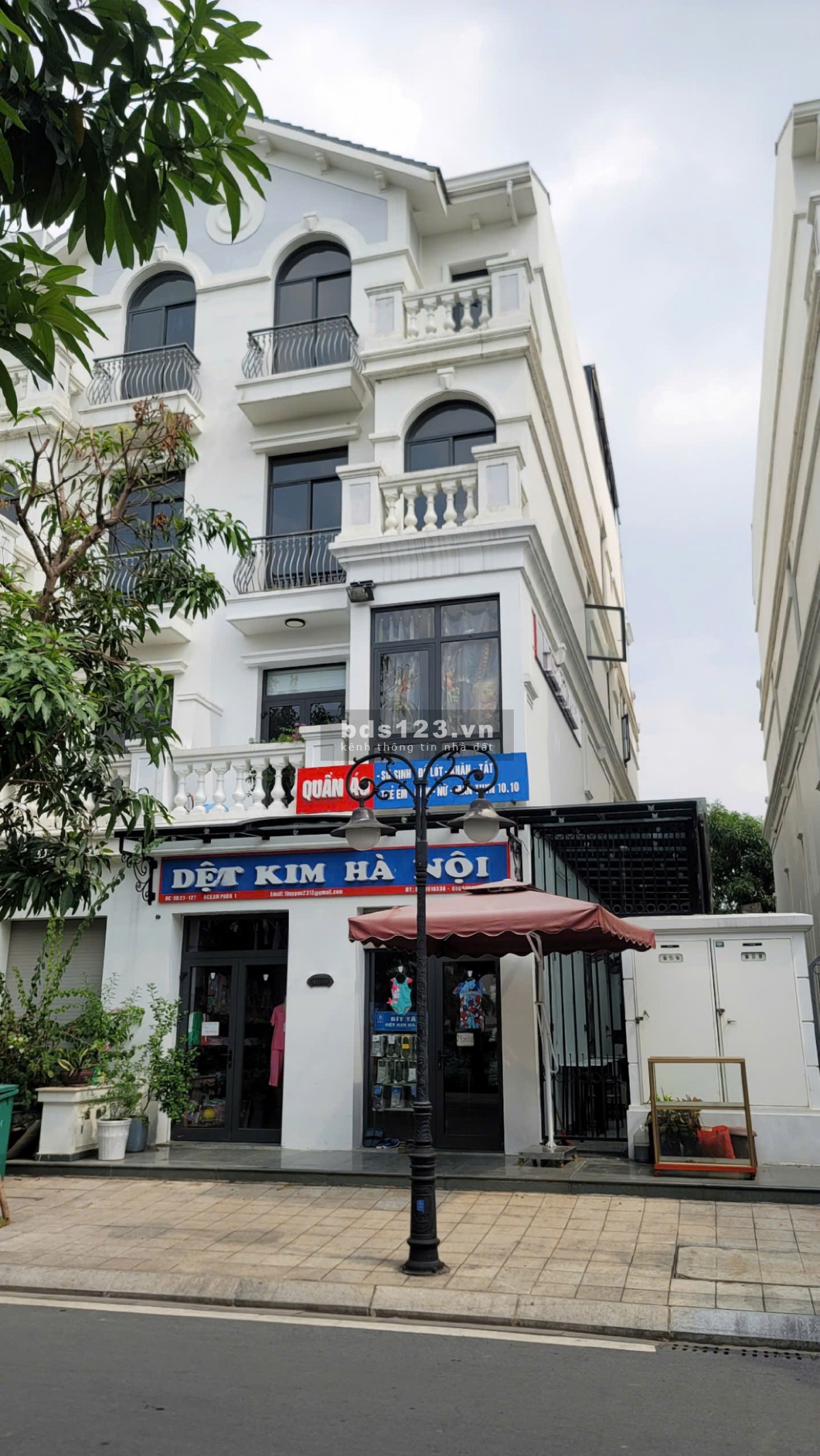 Shophouse xẻ khe, sổ lâu dài, gần công viên giá 18.5 tỷ Vin Gia Lâm, Hà Nội (0985941715)