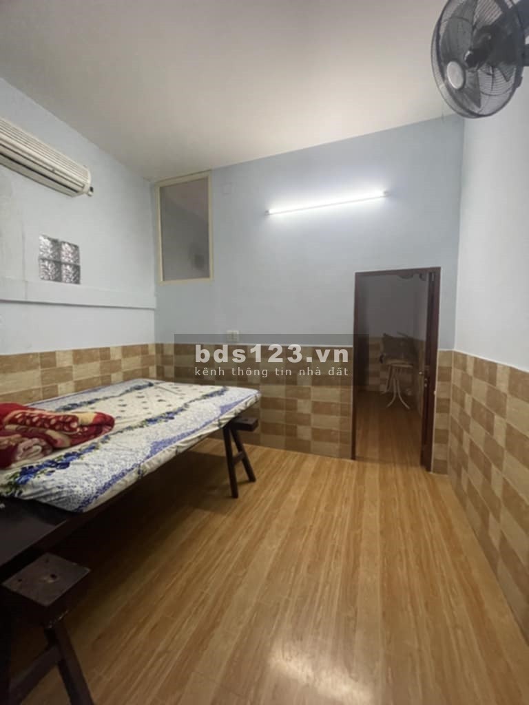 Bán nhà sát mặt tiền quốc lộ 50 và Nguyễn Văn Linh diện tích khủng 8,4 x 21 dưới 5.6 tỷ