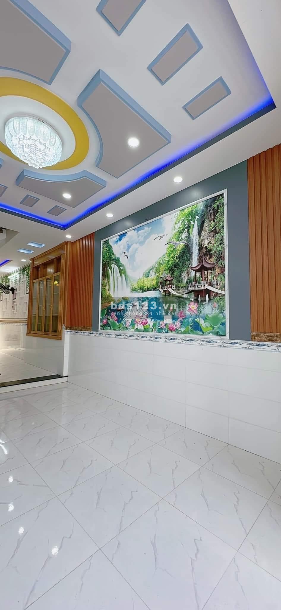 Chính chủ cần bán căn nhà 1 trệt 2 lầu 3 phòng ngủ SHR Hoàn Công giá chỉ 2ty250
