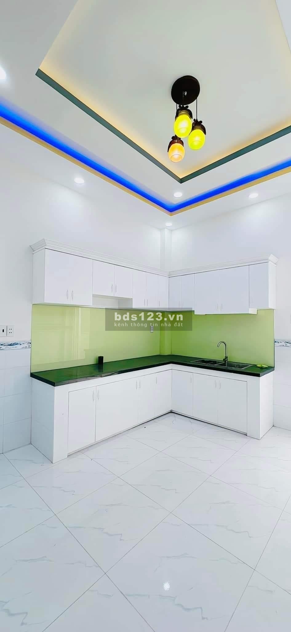 Chính chủ cần bán căn nhà 1 trệt 2 lầu 3 phòng ngủ SHR Hoàn Công giá chỉ 2ty250