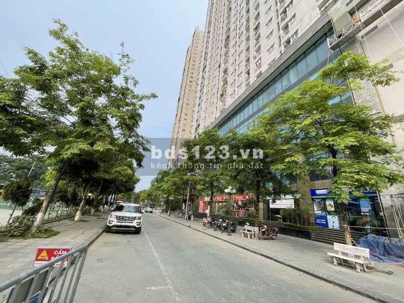 Bán nhanh Shophouse Tầng 1 Gemek Tower 1 đang sẵn nguồn tiền 15tr/tháng