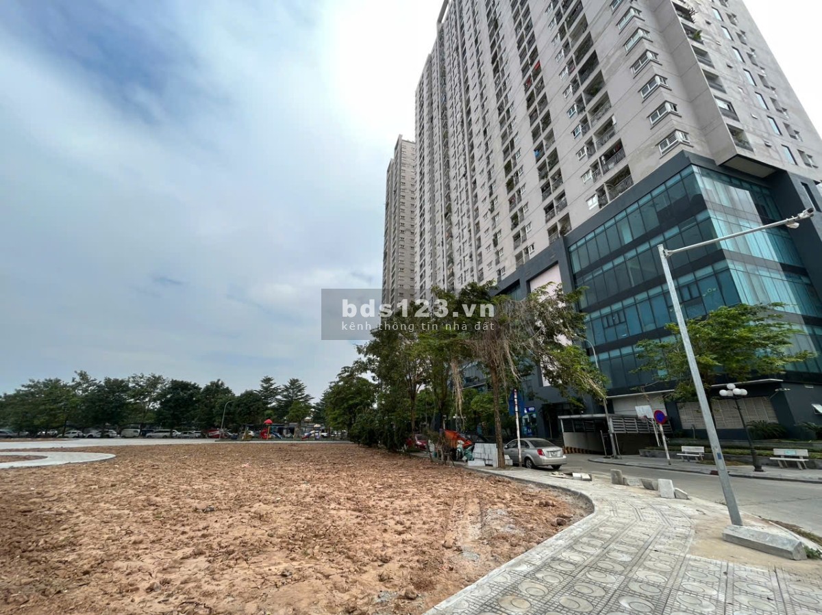 Bán nhanh Shophouse Tầng 1 Gemek Tower 1 đang sẵn nguồn tiền 15tr/tháng