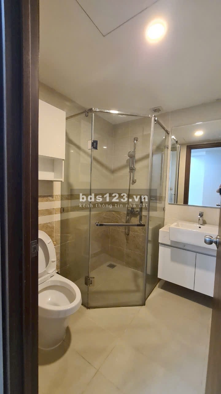 Cần bán CH The Flemington 87m2, 3pn,2wc, có SH lâu dài. Giá: 6.7 tỷ TL