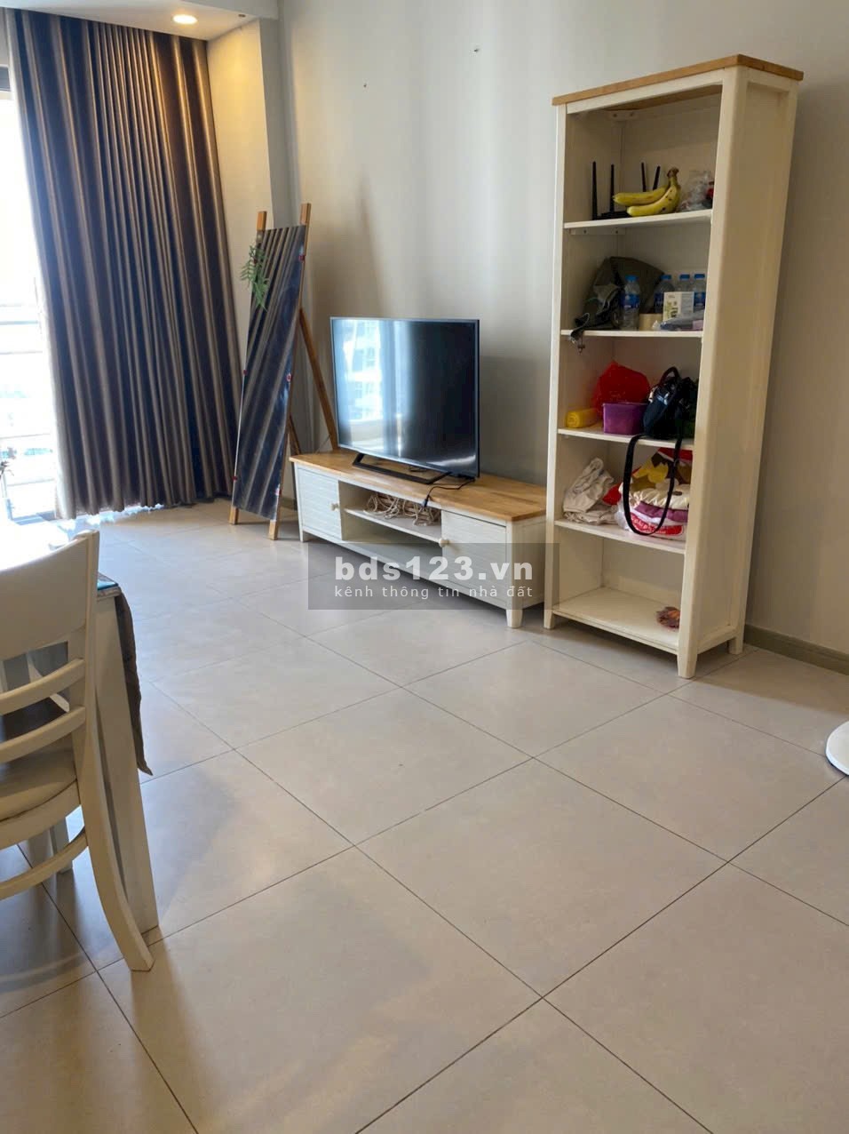 Gia đình cần bán CH Thuận Việt 90m2, 3PN, 2WC, căn góc, có bancon, SH lâu dài. Giá bán: 4.1 tỷ TL
