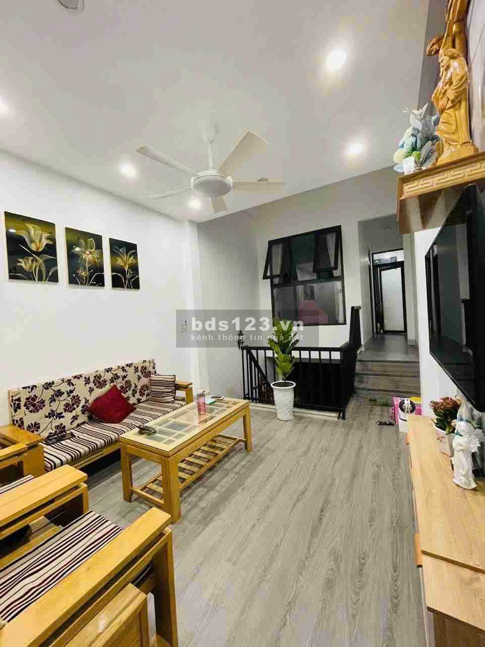 Hàng hiểm tại đường Thái Thị Bôi, bán nhà mặt phố 51M2 giá chỉ hơn 5 tỷ