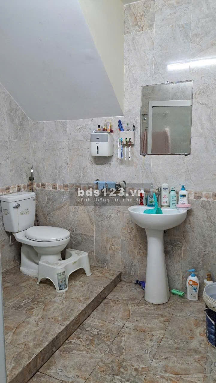 Diện tích khủng 6x20, 3 tầng BTCT gần ngã tư Nguyễn Văn Linh + QL50 chỉ 3.7 tỷ