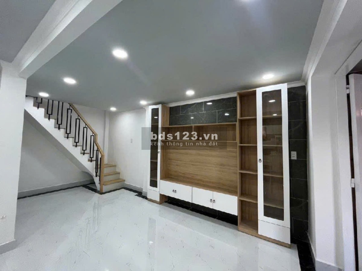 Hiếm! Chưa tới 5 tỷ có ngay nhà mặt tiền đường 33m2, nhà đẹp 3 tầng BTCT chắc chắn