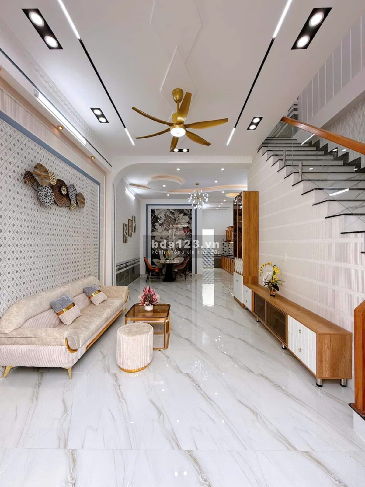 Cần bán nhà 1 trệt 1 lầu đường Nguyễn Văn Cừ Cần Thơ Diện tích 5x13=65m2 Giá 3 tỷ 550