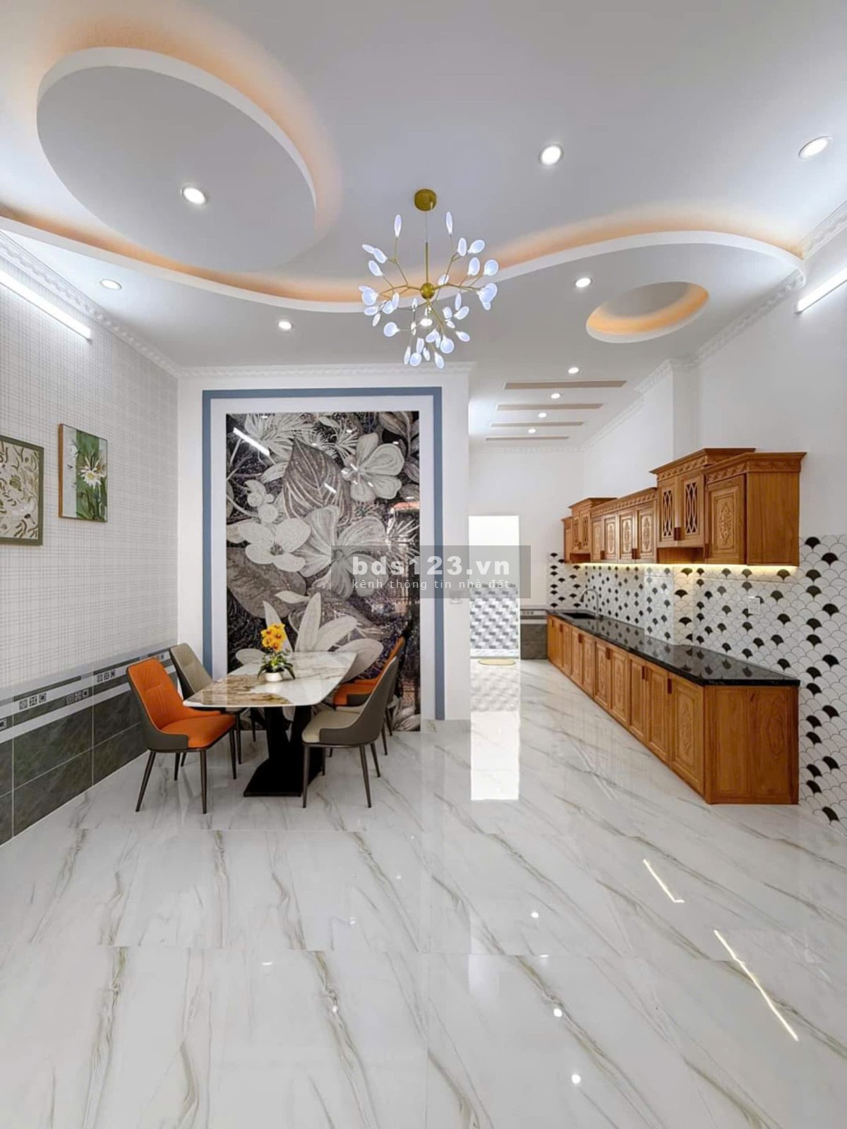 Cần bán nhà 1 trệt 1 lầu đường Nguyễn Văn Cừ Cần Thơ Diện tích 5x13=65m2 Giá 3 tỷ 550